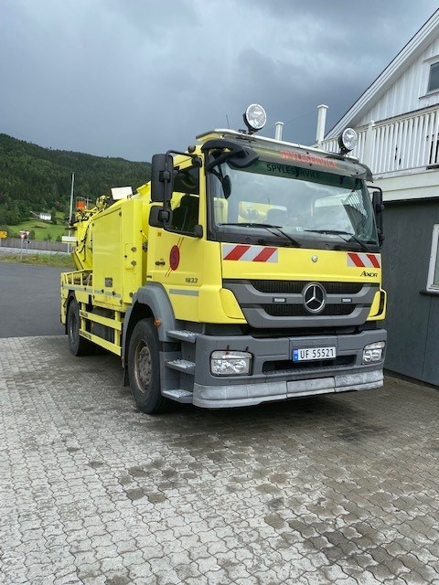 Mercedes Benz Axor 1833